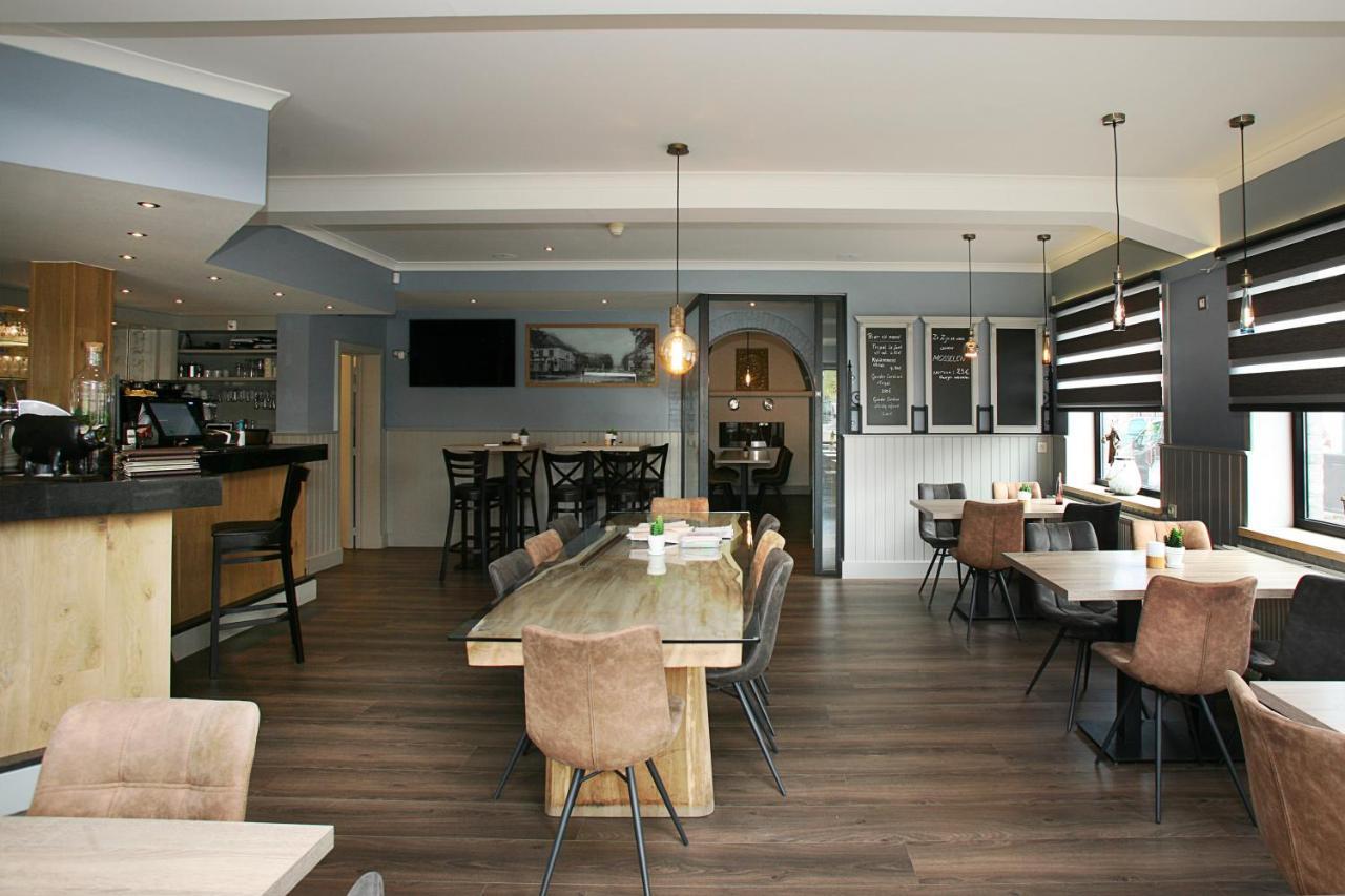 Au Royal Hotel *